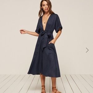 Reformation Geneva Dress in Navy, size 4